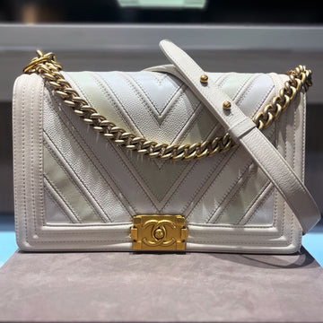Pre-owned Chanel Boy Flap Bag Chevron Caviar and Calfskin New Medium Antique Gold Hardware (2016 Collection)