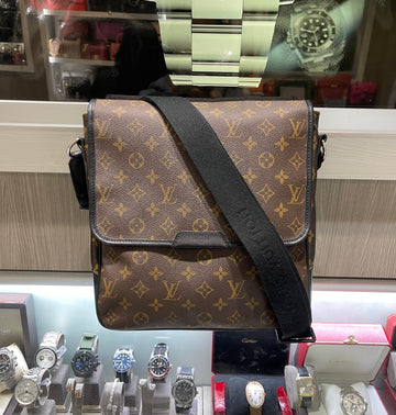 Pre-owned Louis Vuitton Bass MM Mens Messenger Bag Monogram Macassar (2010)