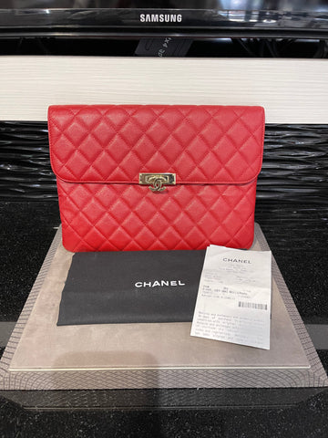 Pre-owned Chanel Red Quilted Caviar O Case pouch clutch