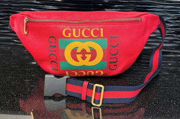 Pre-owned Gucci Logo Red Belt Bag Printed Leather Style: 493869