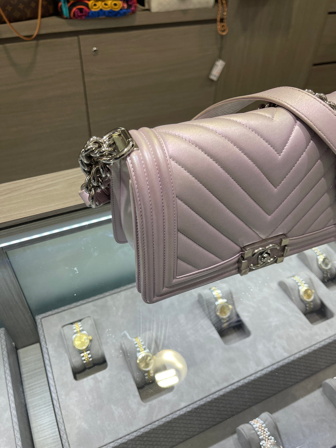 Pre-owned Chanel Boy Flap Bag Iridescent Chevron Lambskin Old Medium (2018)