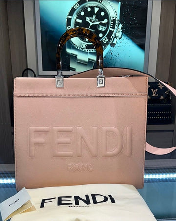 Pre-owned Fendi Sunshine Tote Medium Nude Pebbled Leather with strap
