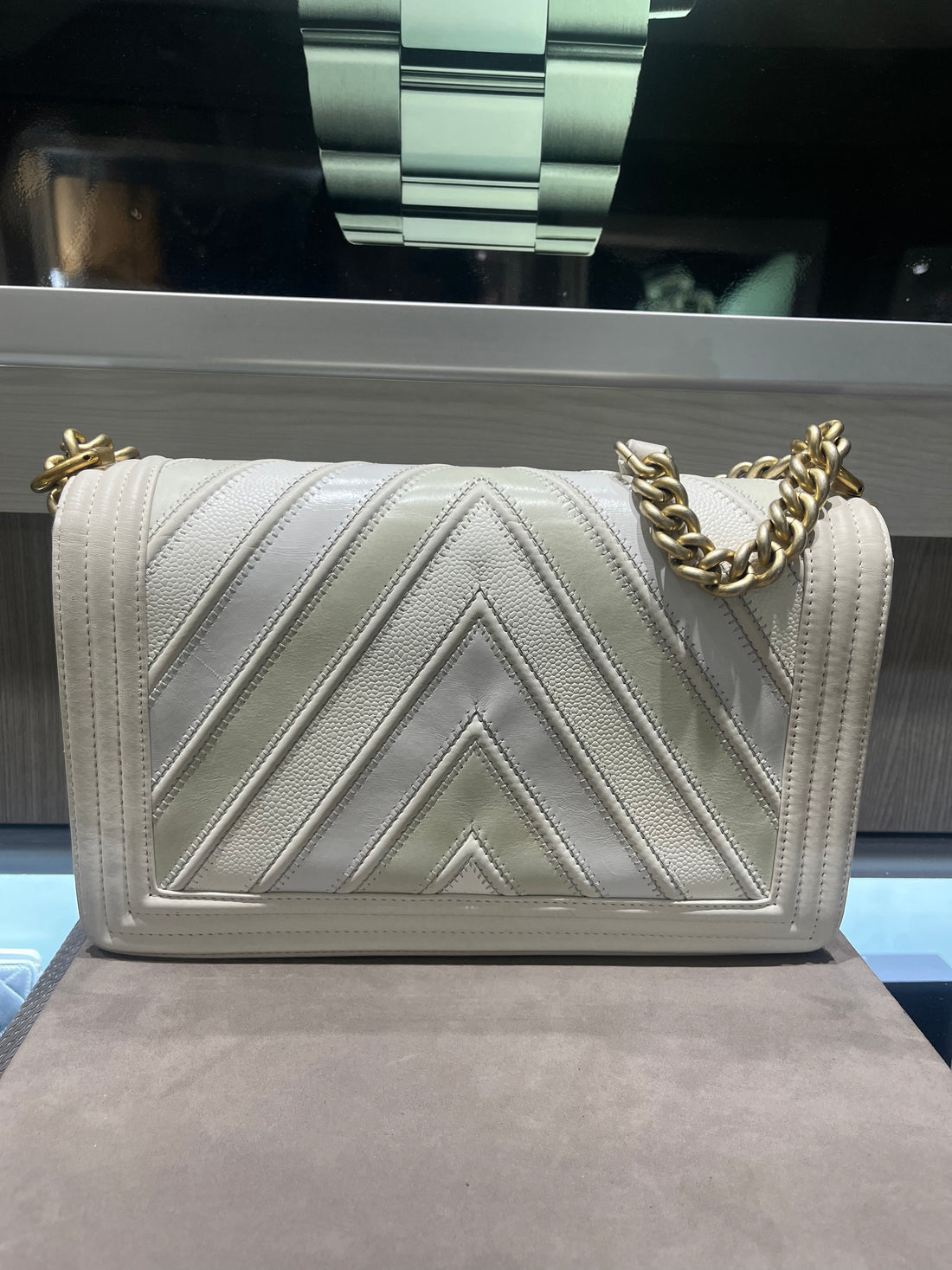 Pre-owned Chanel Boy Flap Bag Chevron Caviar and Calfskin New Medium Antique Gold Hardware (2016 Collection)
