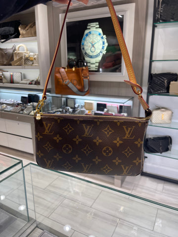 Pre-Owned Louis Vuitton Monogram Pochette Accessories NM