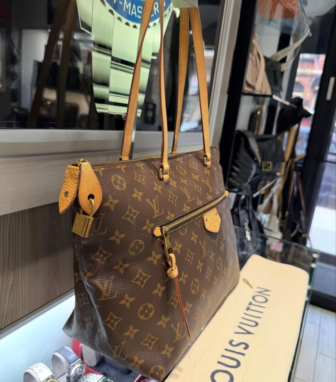 Pre-owned Louis Vuitton Monogram Iena MM Shoulder Bag (2016)