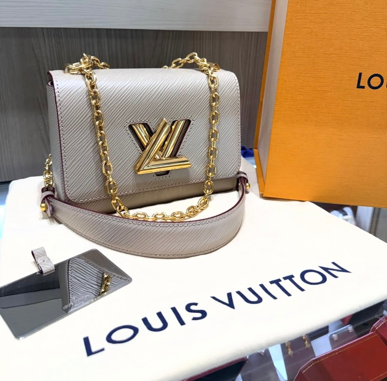 NRSさま専用⭐︎LOUIS VUITTON THO972 Louis Vuitton Bags | Pre-Owned & Unworn Handbags - LXY Philly