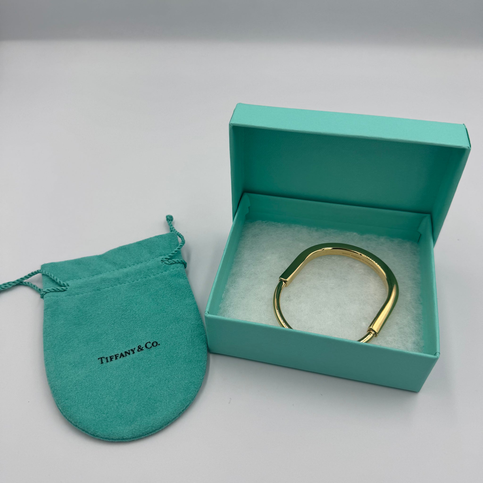 Pre-owned Tiffany Lock Bangle in Yellow Gold Size Medium