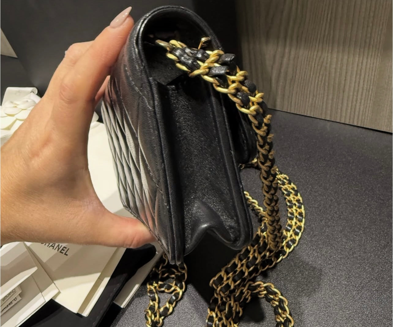 Pre-owned Chanel 23P Phone Holder Chain Crossbody Bag