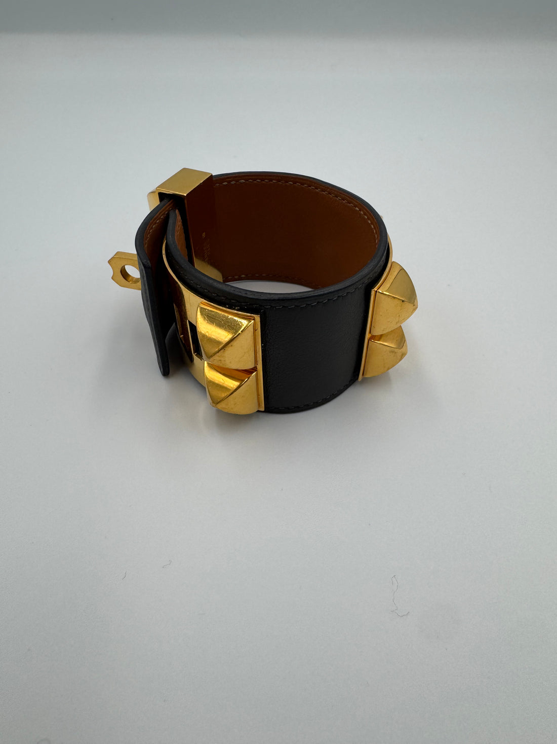 Pre-owned Hermes Collier de Chien Bracelet in black gold-plated leather