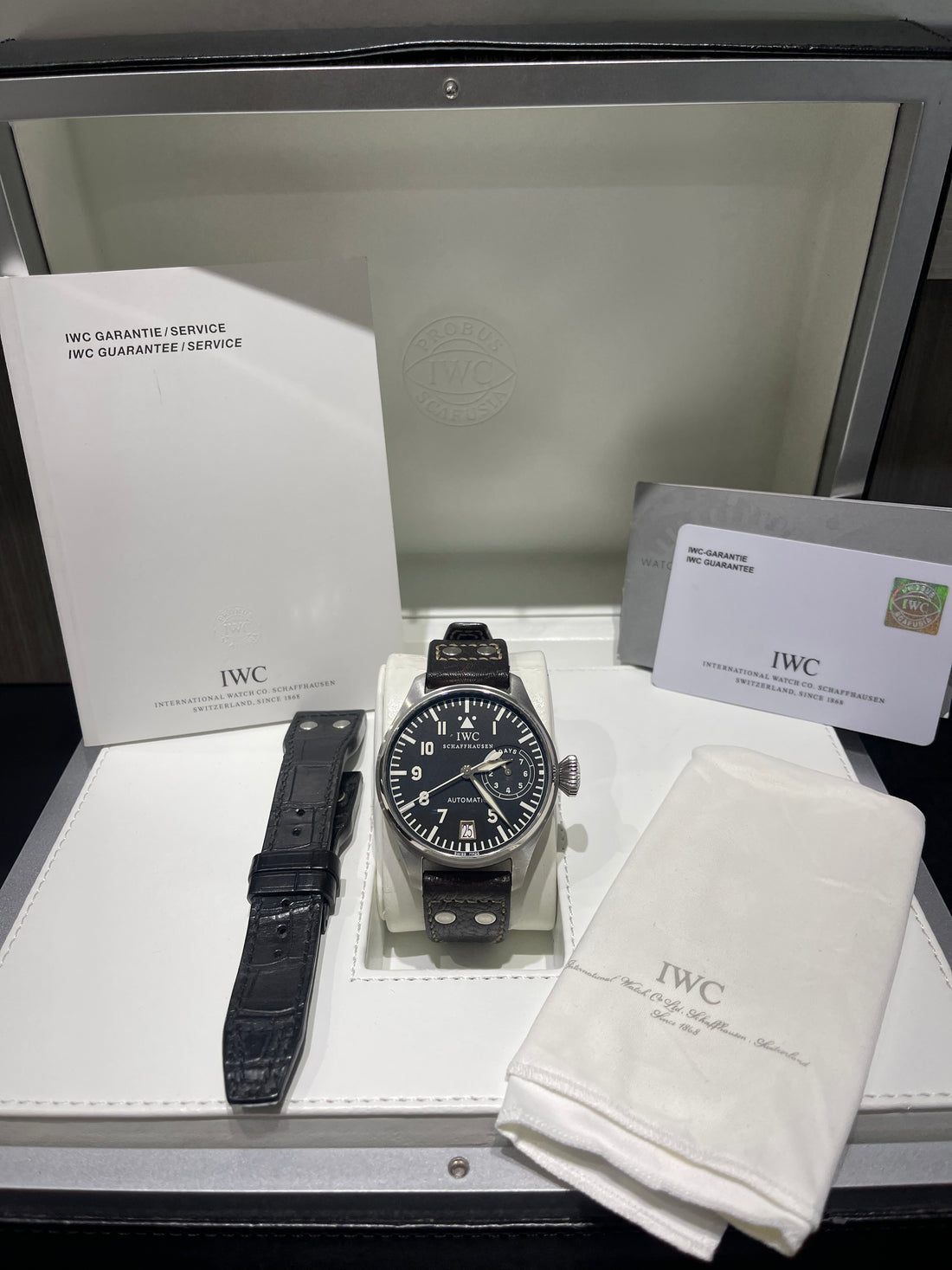 Pre-owned IWC Big Pilot 7-Day Power Reserve 46mm ref. IW500201 (2004)