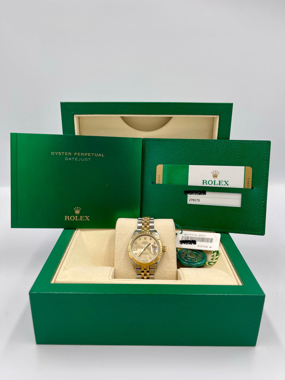 Pre-Owned Rolex Lady-Datejust 28 Champagne Diamond Roman IX Dial Jubilee – Ref. 279173 (2018)