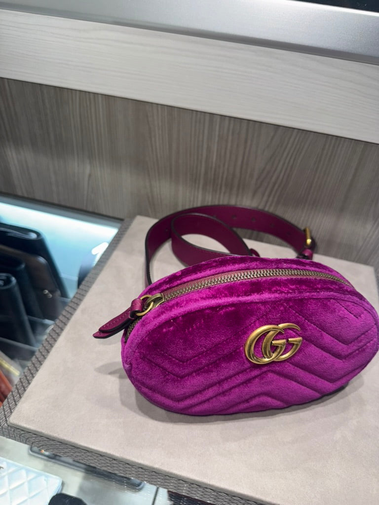 Pre-Owned Gucci GG Marmont Matelassé Velvet Belt Bag