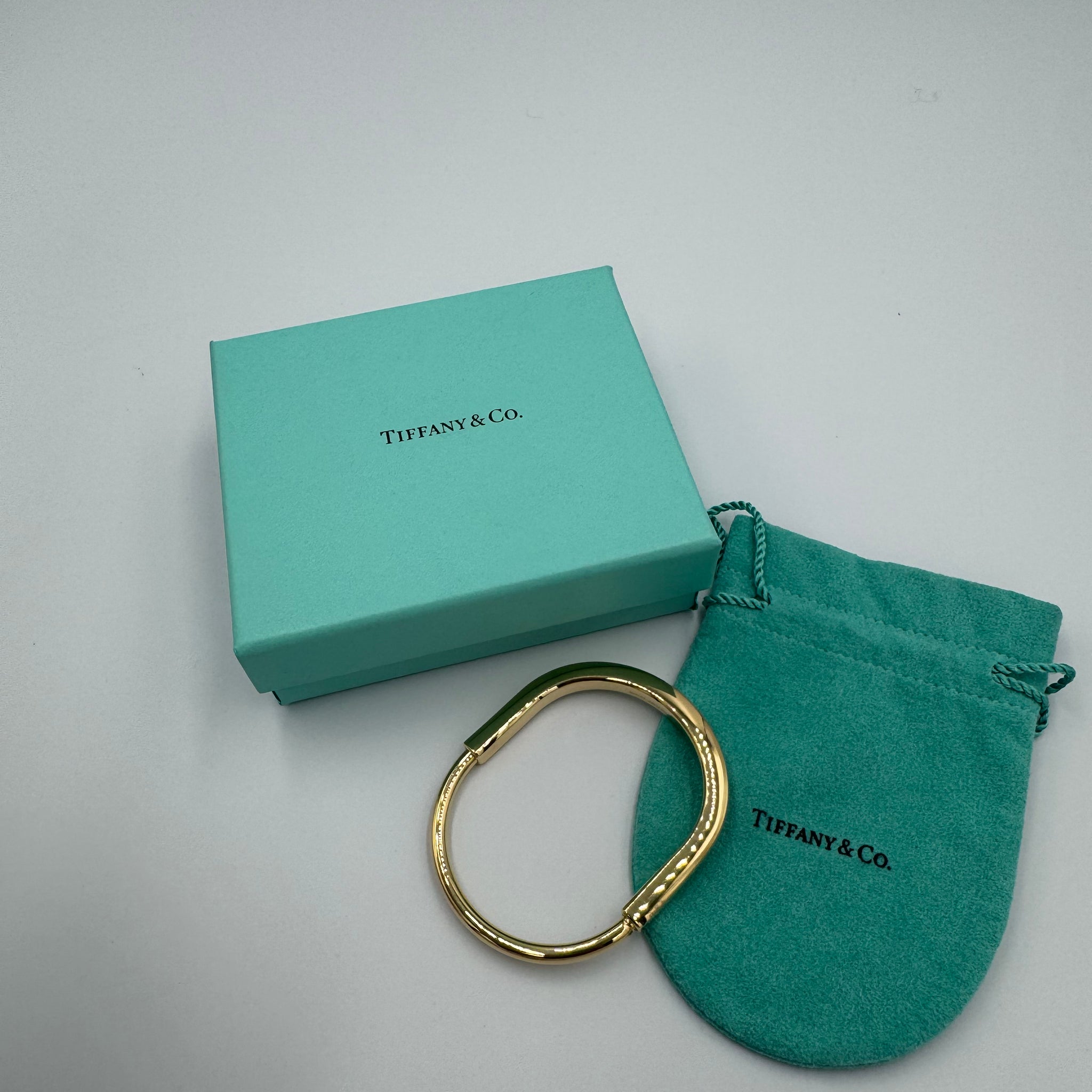 Pre-owned Tiffany & co. Lock Bangle in 18K Yellow Gold Size Small