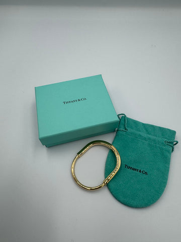 Pre-owned Tiffany & co. Lock Bangle in 18K Yellow Gold Size Small