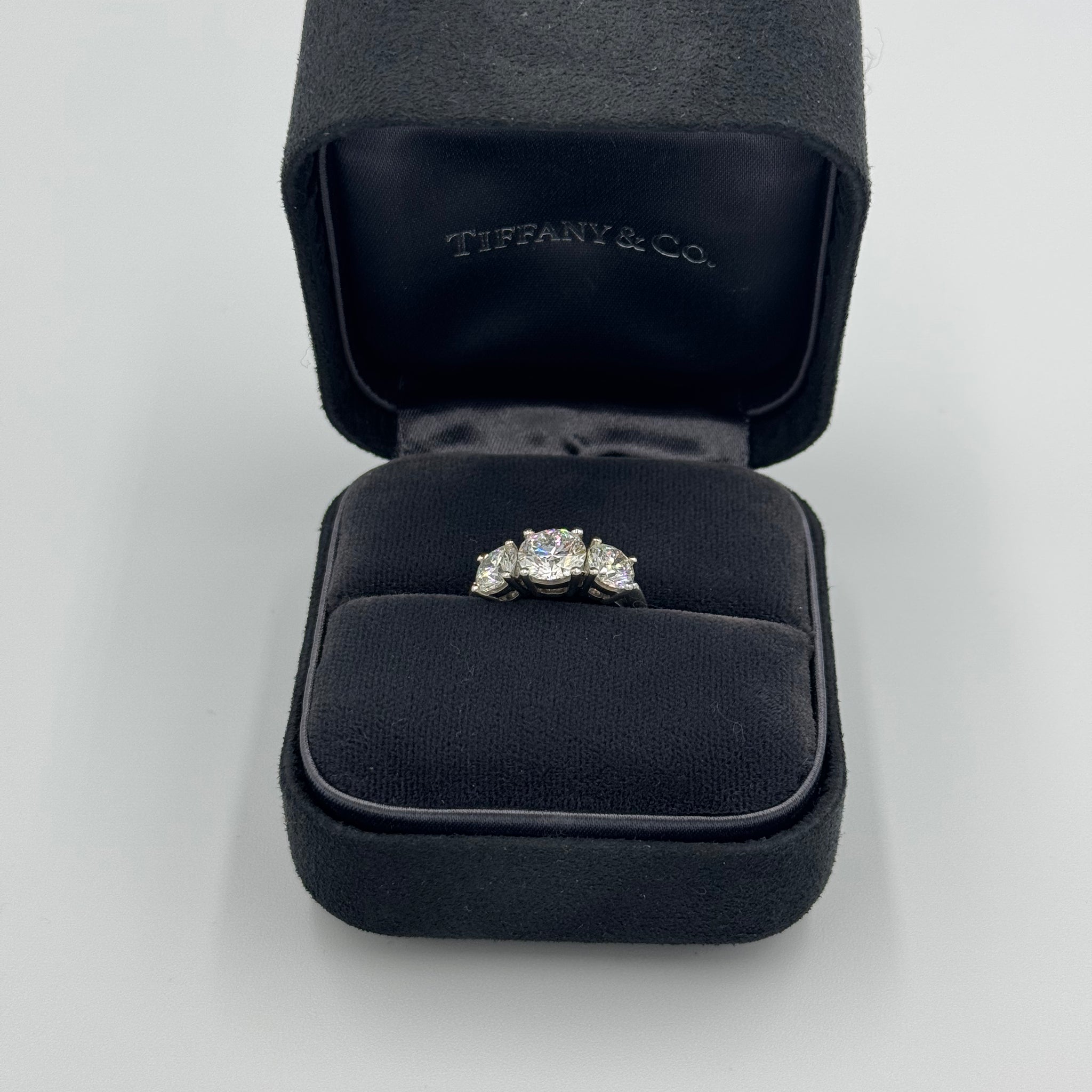 Pre-owned Tiffany & Co. Past Present Future 3 stone diamond ring