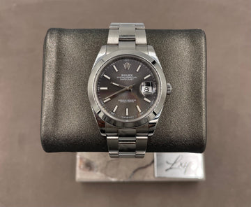 Pre-owned Rolex Men's Datejust 41mm ref.126300 Rhodium Index Dial Smooth Bezel on Oyster w/Box & Card
