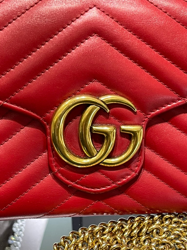 Pre-Owned Gucci GG Marmont Matelassé Wallet on Chain Red Leather