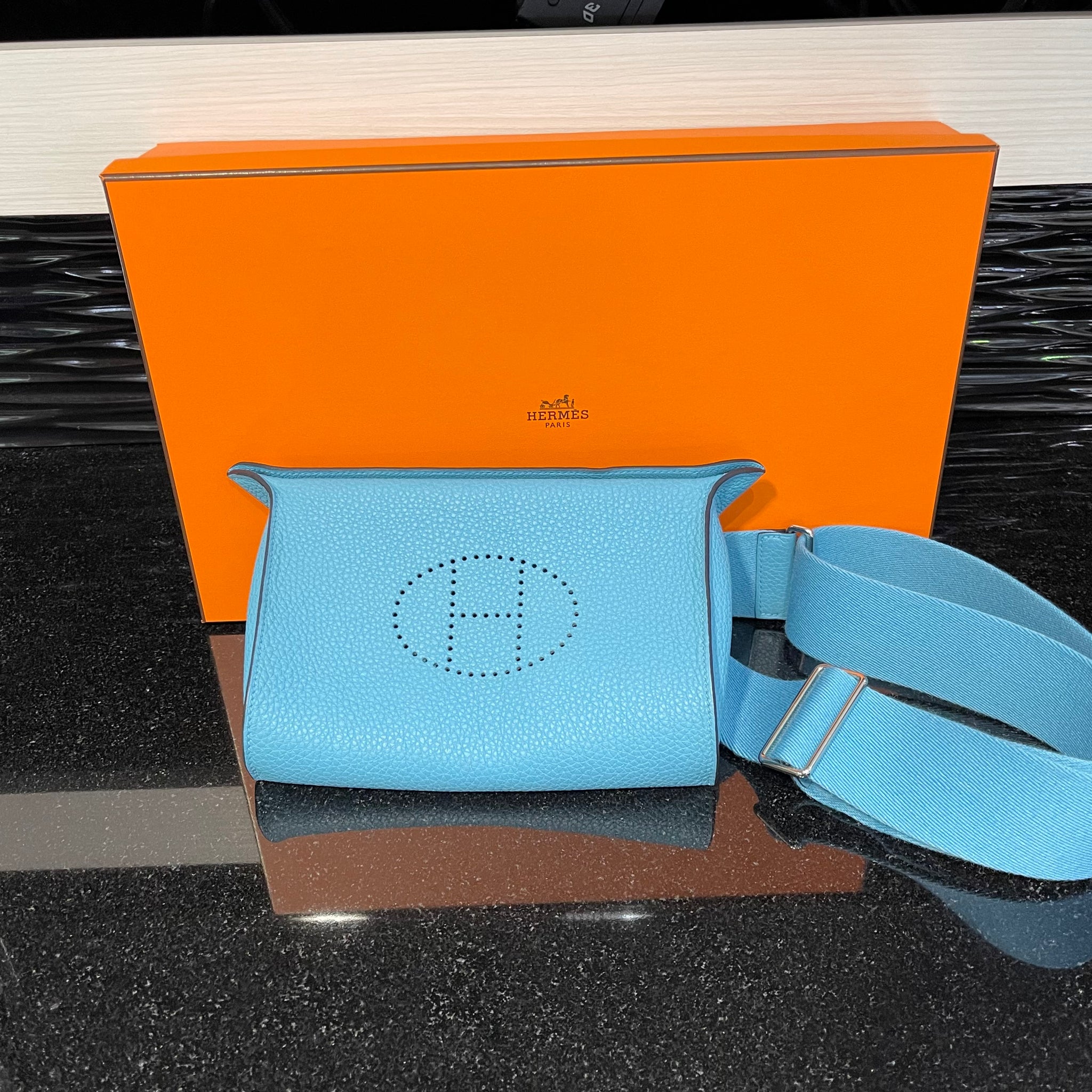 Pre-owned Hermes Videpoches Messenger Bag in Bleu du Nord Togo Leather with Palladium Hardware