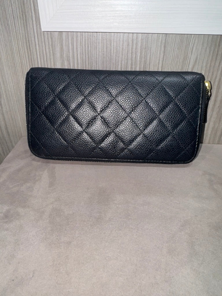 Pre-owned Chanel Black Zip Around Wallet 16968507 Caviar (2012)