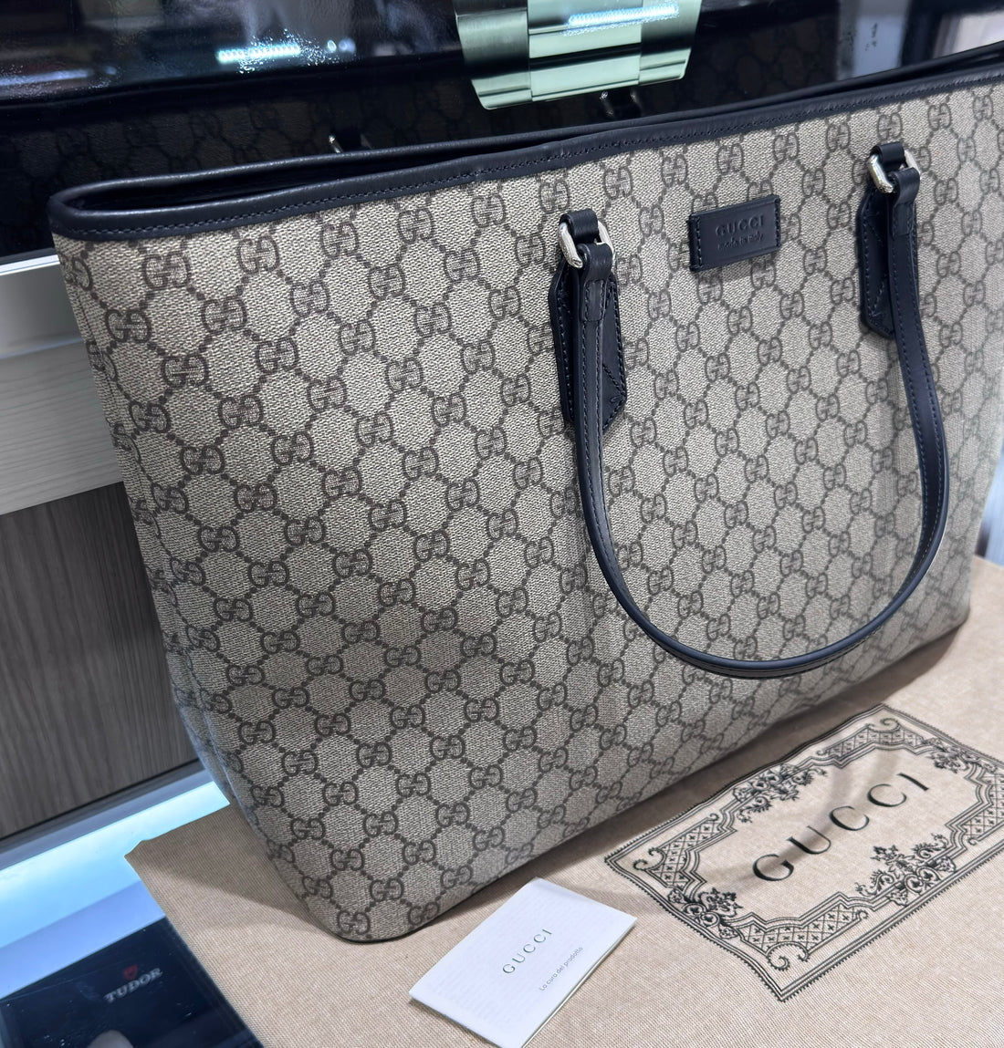 Pre-owned Gucci Tote Black and Ivory Supreme 779864