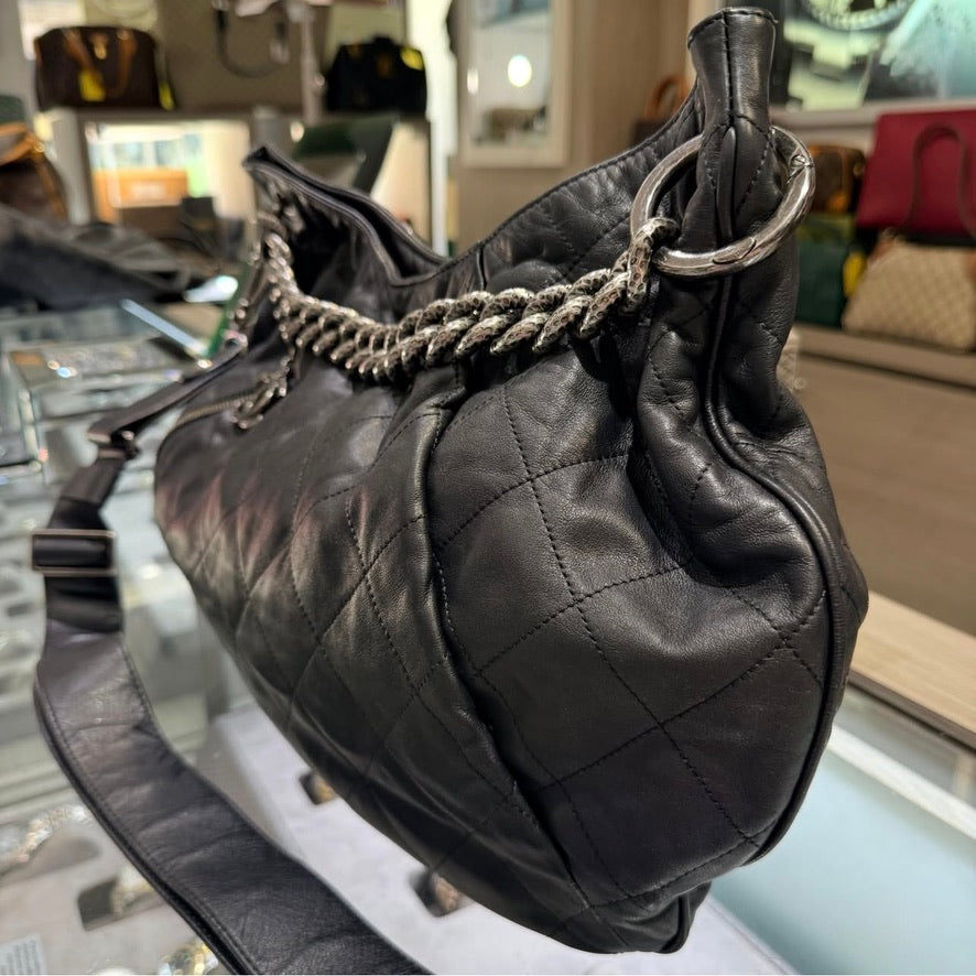 Pre-owned Chanel Distressed Calfskin Large Coco Pleats Hobo (2012)