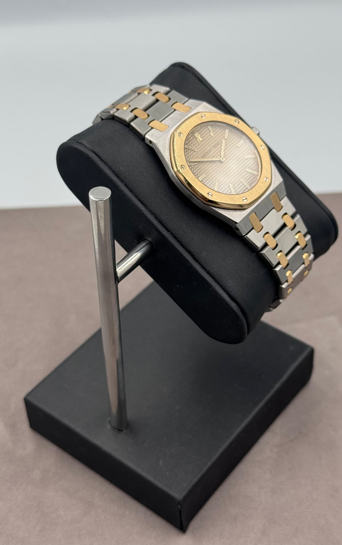 Pre-owned Audemars Piguet Royal Oak Ref. 56303SA (33mm) Champagne Dial (1994)