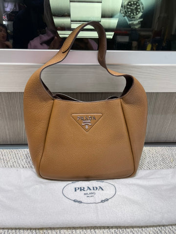 Pre-owned Prada Dynamique Daino Vitello Small Hobo in Camel Brown