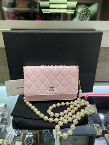 Pre-Owned Chanel Classic Quilted Pearl Wallet on Chain Baby Pink Lambskin (2022)