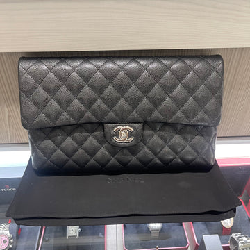 Pre-owned Chanel Caviar Quilted Flap Clutch in Black