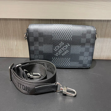 Pre-Owned Louis Vuitton Damier Graphite Studio Messenger