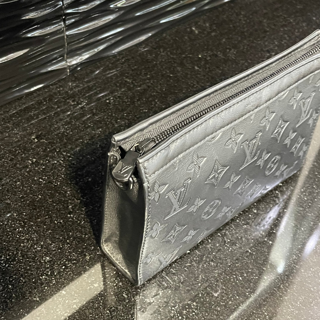 Pre-owned Louis Vuitton Gaston Wearable Wallet Shadow Noir