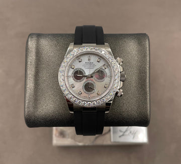Unworn Rolex Men's Cosmograph Daytona 40mm ref.126589RBR White and Black Mother-of-pearl diamond-set dial Diamond-set bezel on Oysterflex bracelet w/Box & Card