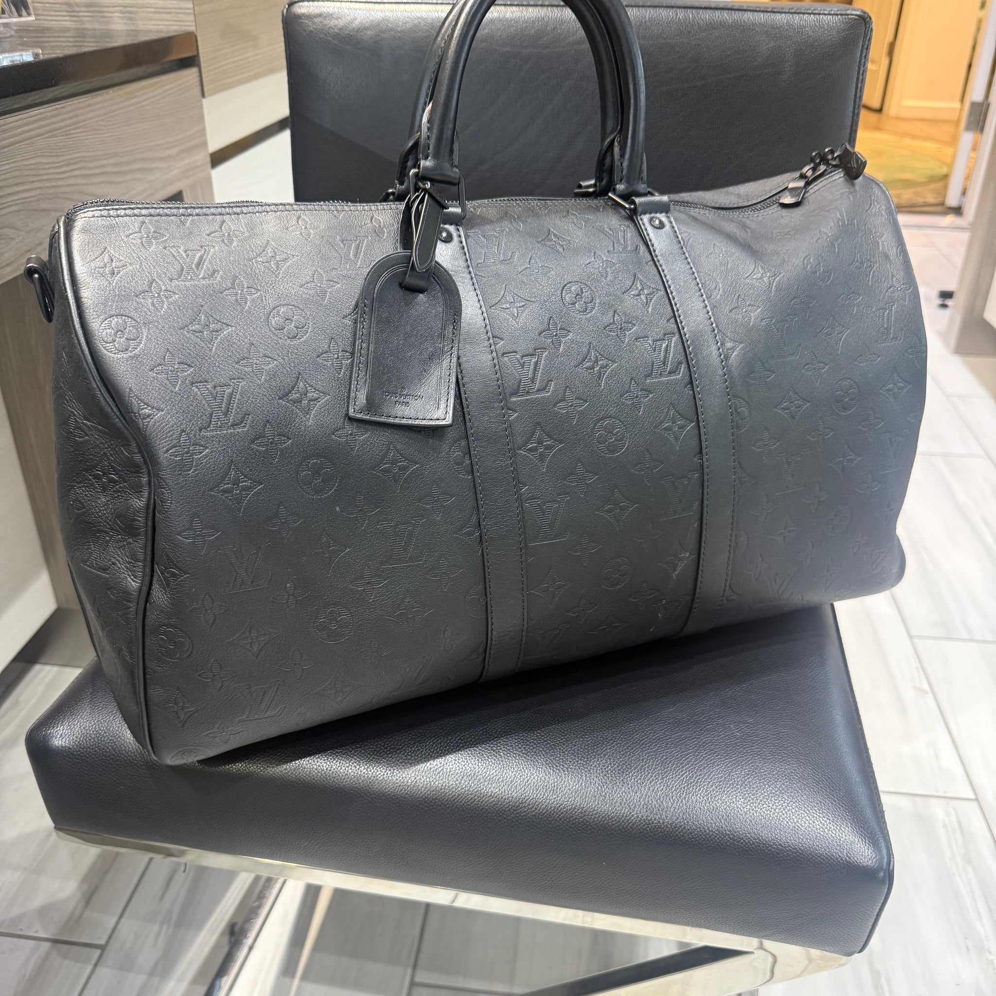 Pre-owned Louis Vuitton Monogram Shadow Keepall 50 Embossed Calfskin Black Leather FO4280 (2020)