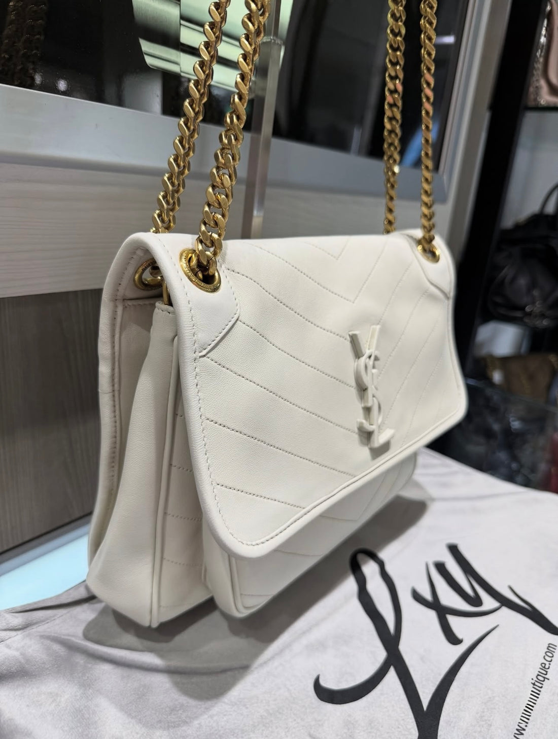 Pre-owned YSL Saint Laurent Niki Medium Chevron Lambskin Cream Crossbody Bag