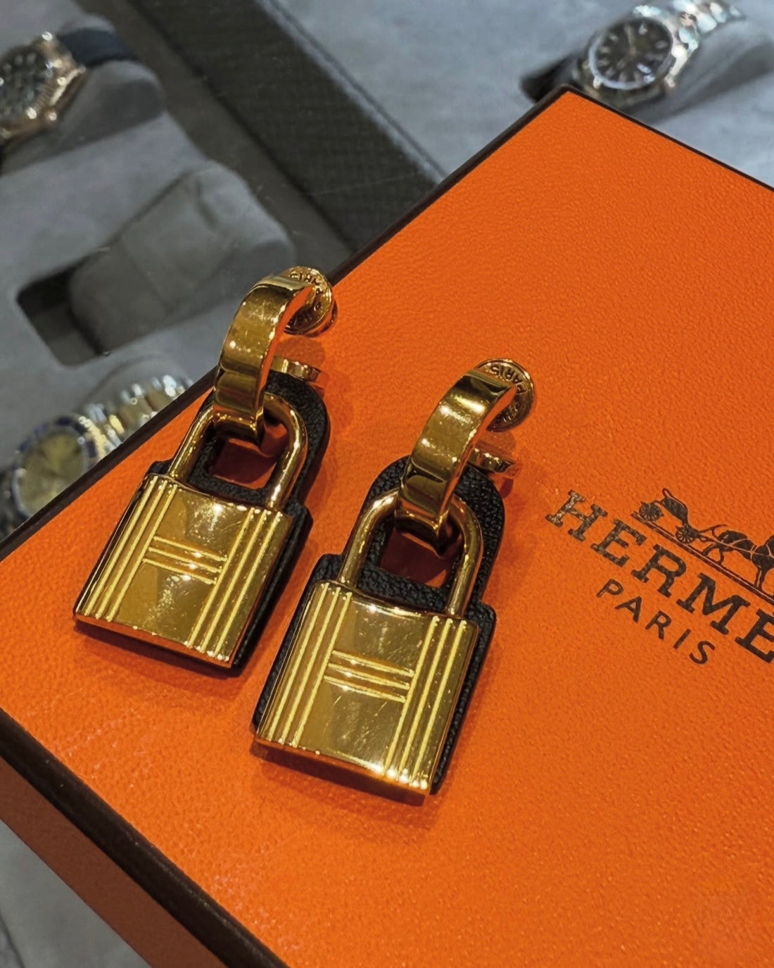 Hermes Gold & Black Swift O' Kelly Earrings 6 pc with box