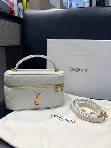 Unworn Saint Laurent Gaby Vanity in Lambskin White medium