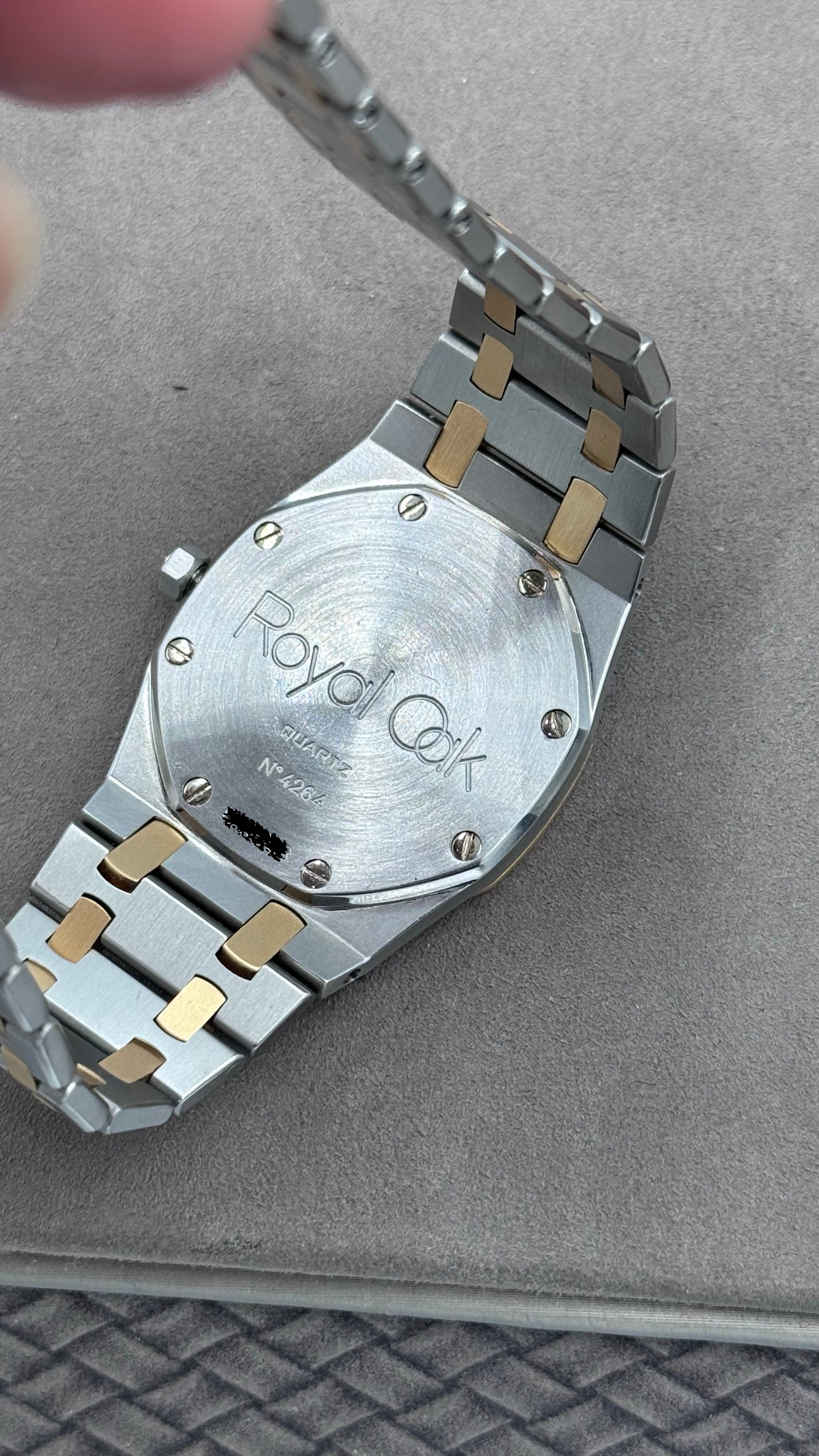 Pre-owned Audemars Piguet Royal Oak Ref. 56303SA (33mm) Champagne Dial (1994)