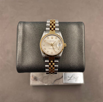 Pre-owned Rolex Ladies-Datejust 31mm ref.68273 Silver Diamond Dial Fluted Bezel on Jubilee w/Box