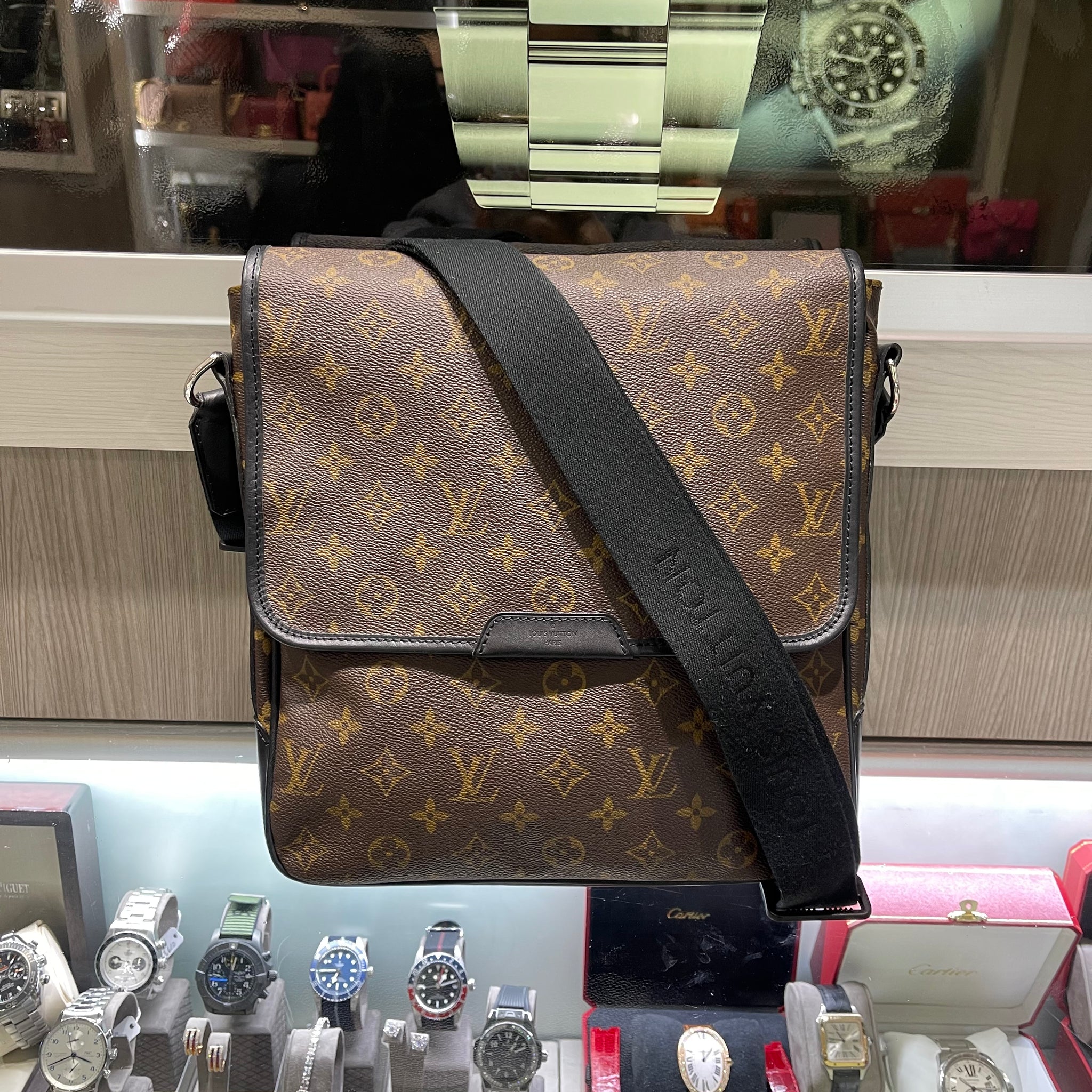 Pre-owned Louis Vuitton Bass MM Mens Messenger Bag Monogram Macassar (2010)