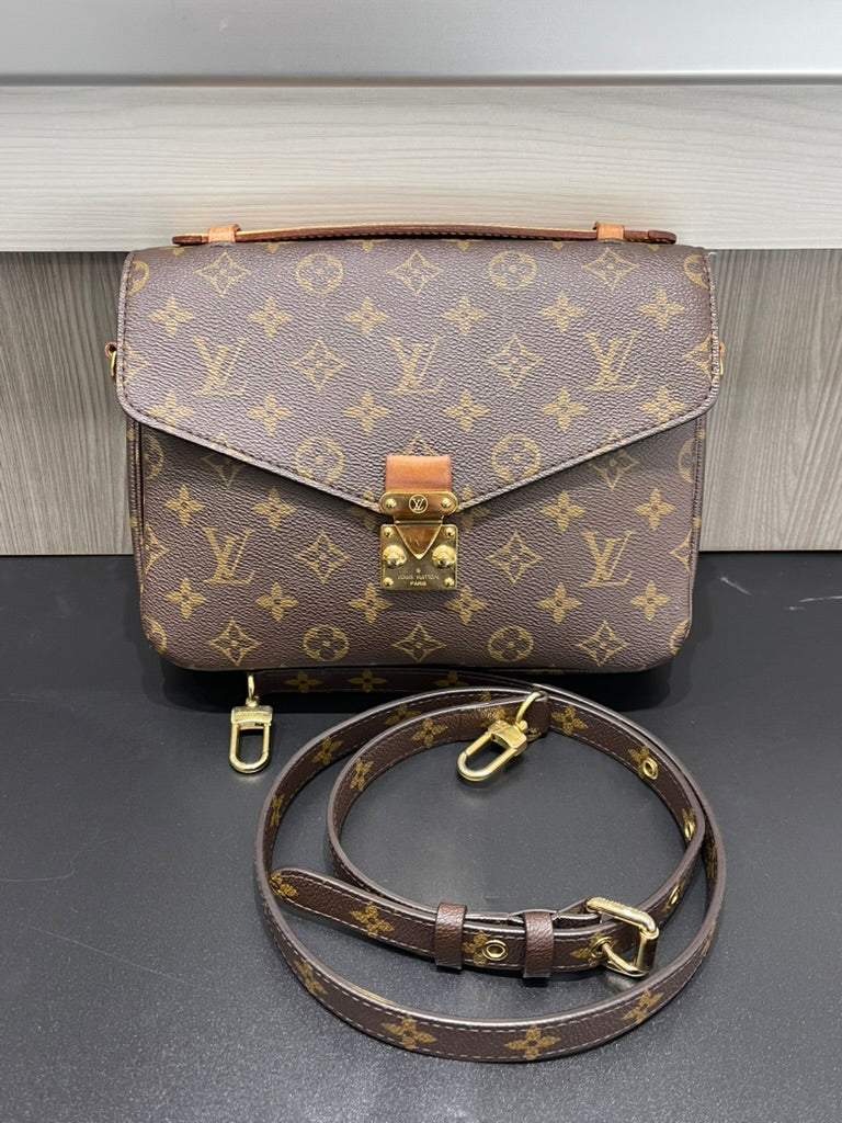 Pre-owned Louis Vuitton Pochette Metis Crossbody Monogram (2020)