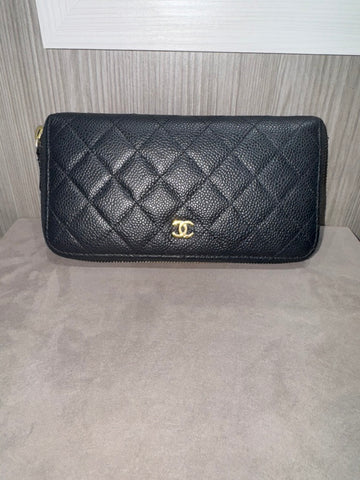 Pre-owned Chanel Black Zip Around Wallet 16968507 Caviar (2012)