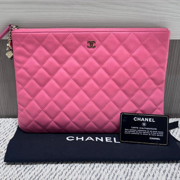 Pre-owned Chanel Lambskin Quilted Medium Casino Beauty CC Cosmetic Pouch in Fuchsia (2016)