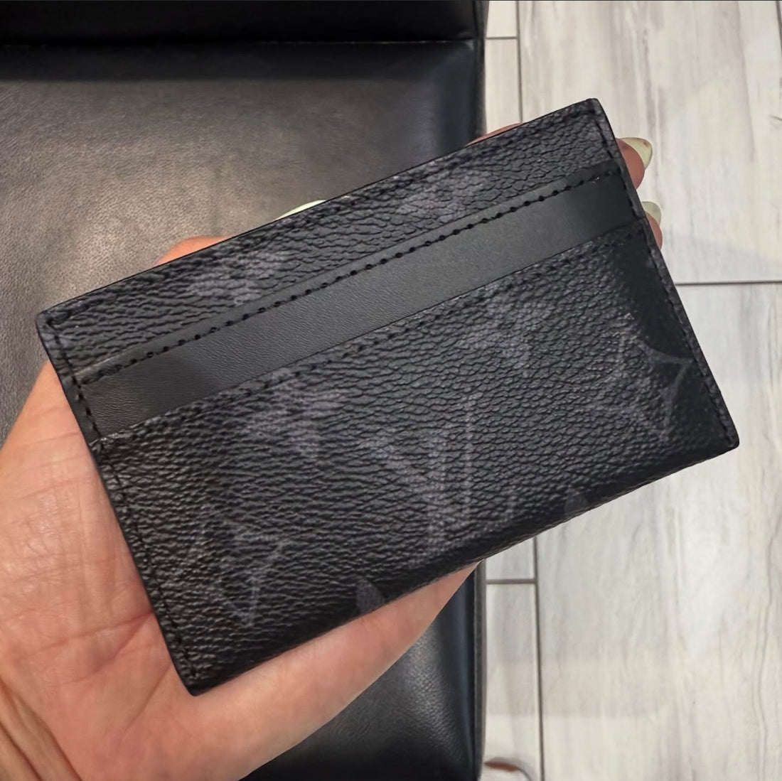 Pre-Owned Louis Vuitton Men’s Reverse Monogram Eclipse Double Card Case (2025)