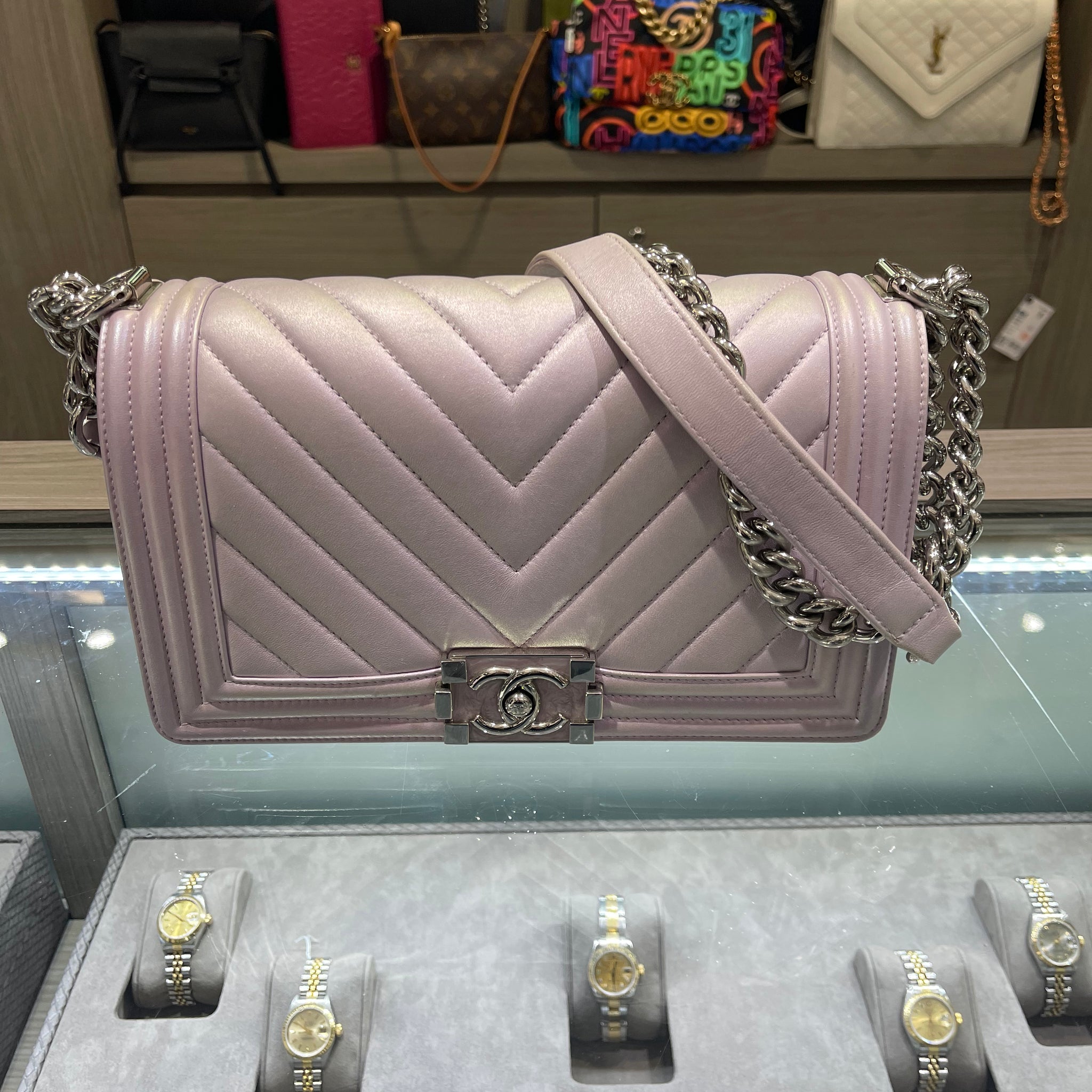 Pre-owned Chanel Boy Flap Bag Iridescent Chevron Lambskin Old Medium (2018)