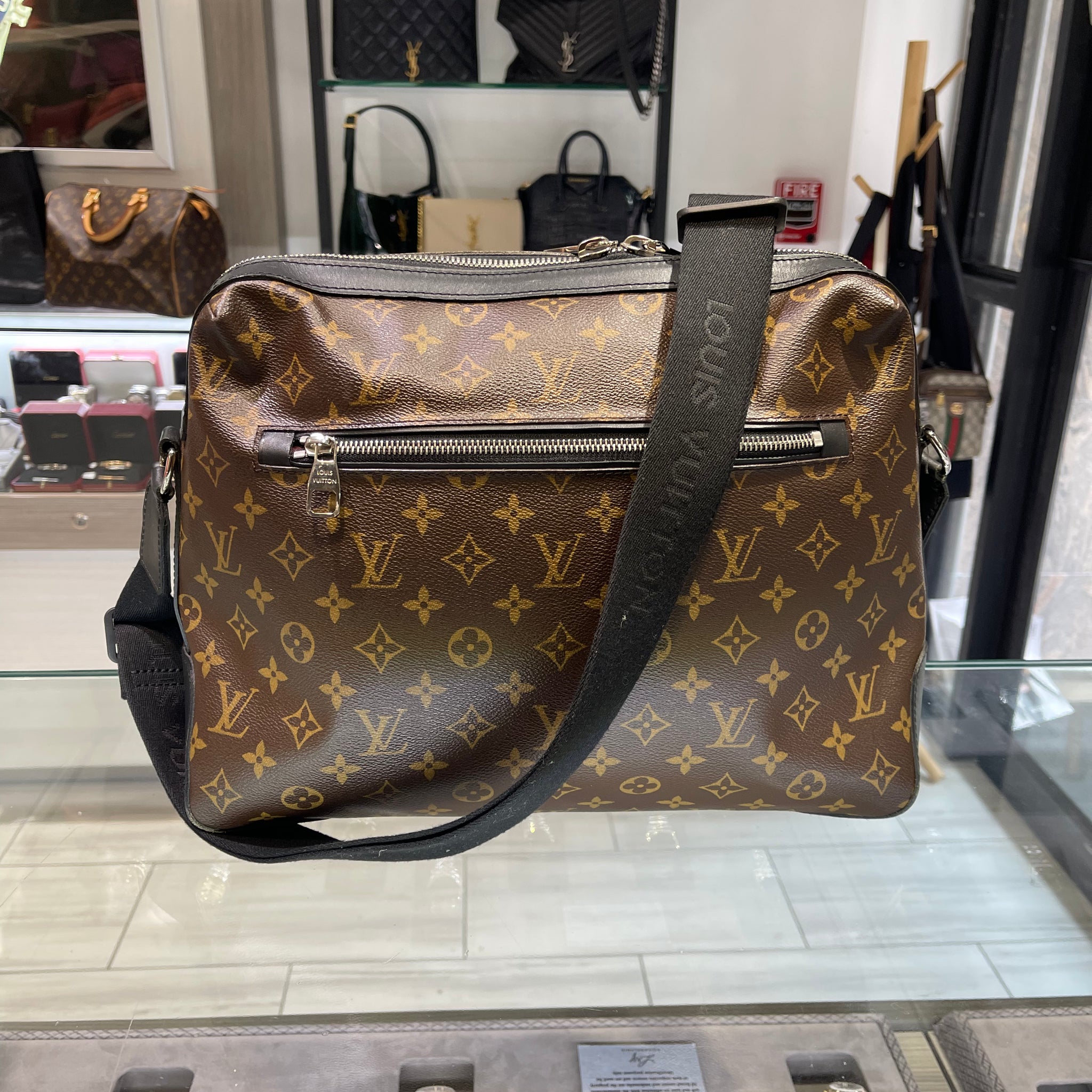 Pre-owned Louis Vuitton Torres Mens Messenger Bag Monogram Macassar Silver hardware