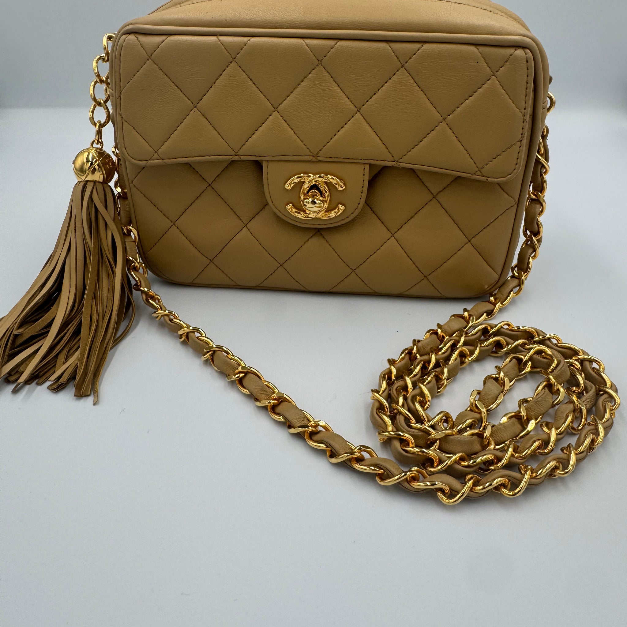 Pre-owned Chanel Vintage Beige Tassel Camera Small Cross Body Bag