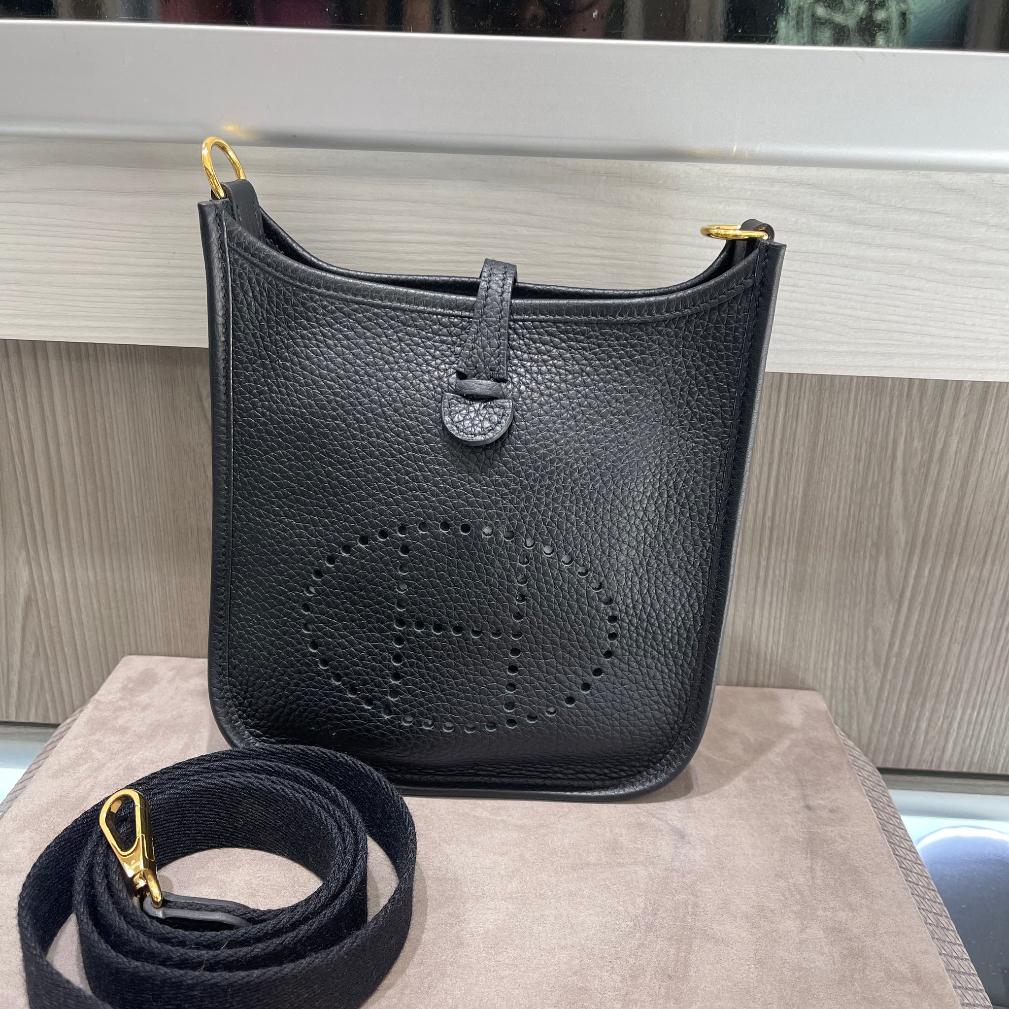 Pre-owned Hermes Evelyne TPM Black Togo Gold Hardware (2019)