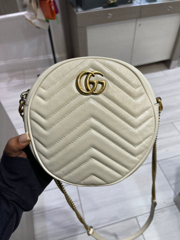 Pre-owned Gucci Ivory leather Round Marmont Crossbody Antique gold hardware Model: 550154