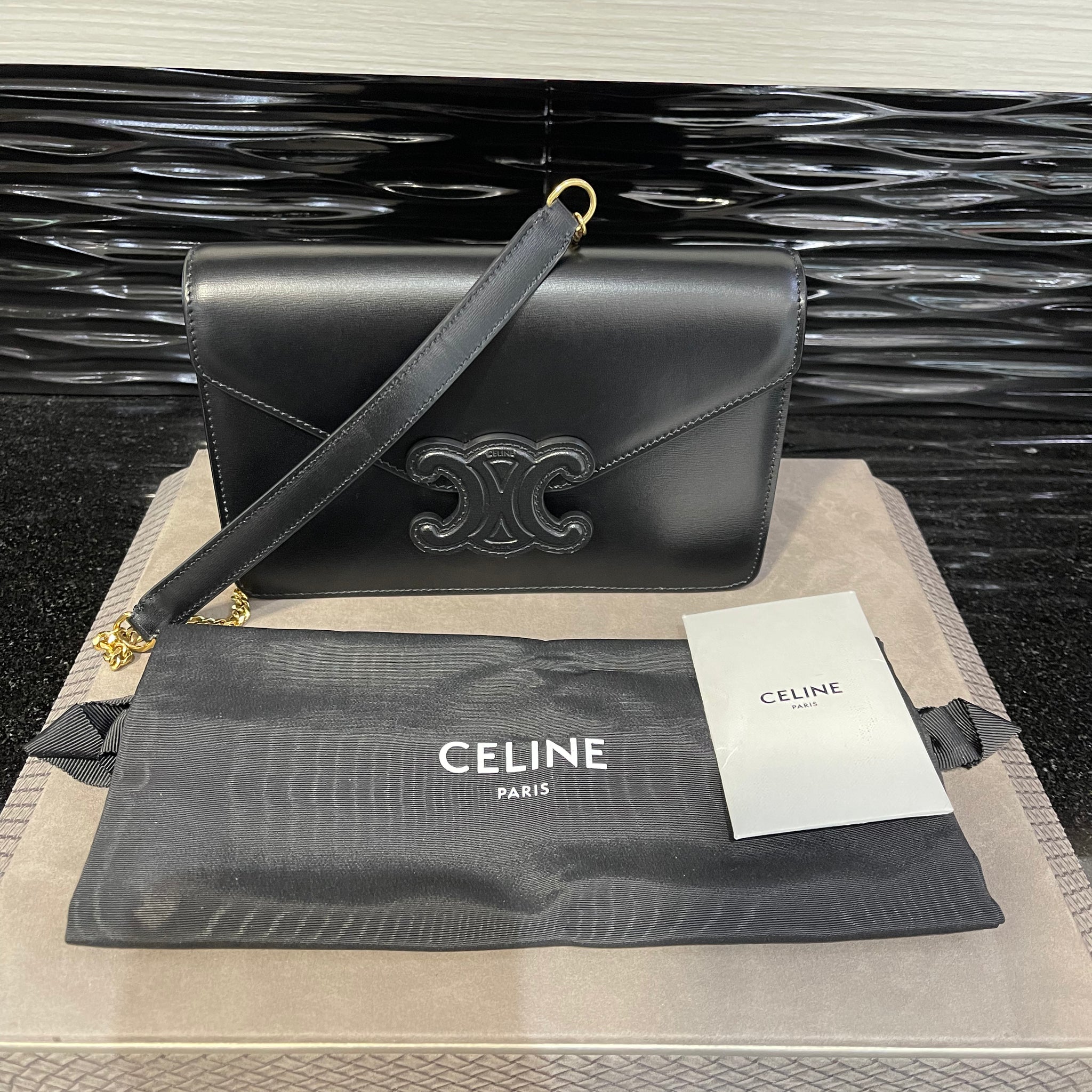 Pre-owned Celine Wallet on Chain Margo in Shiny Calfskin – Black with Gold Hardware