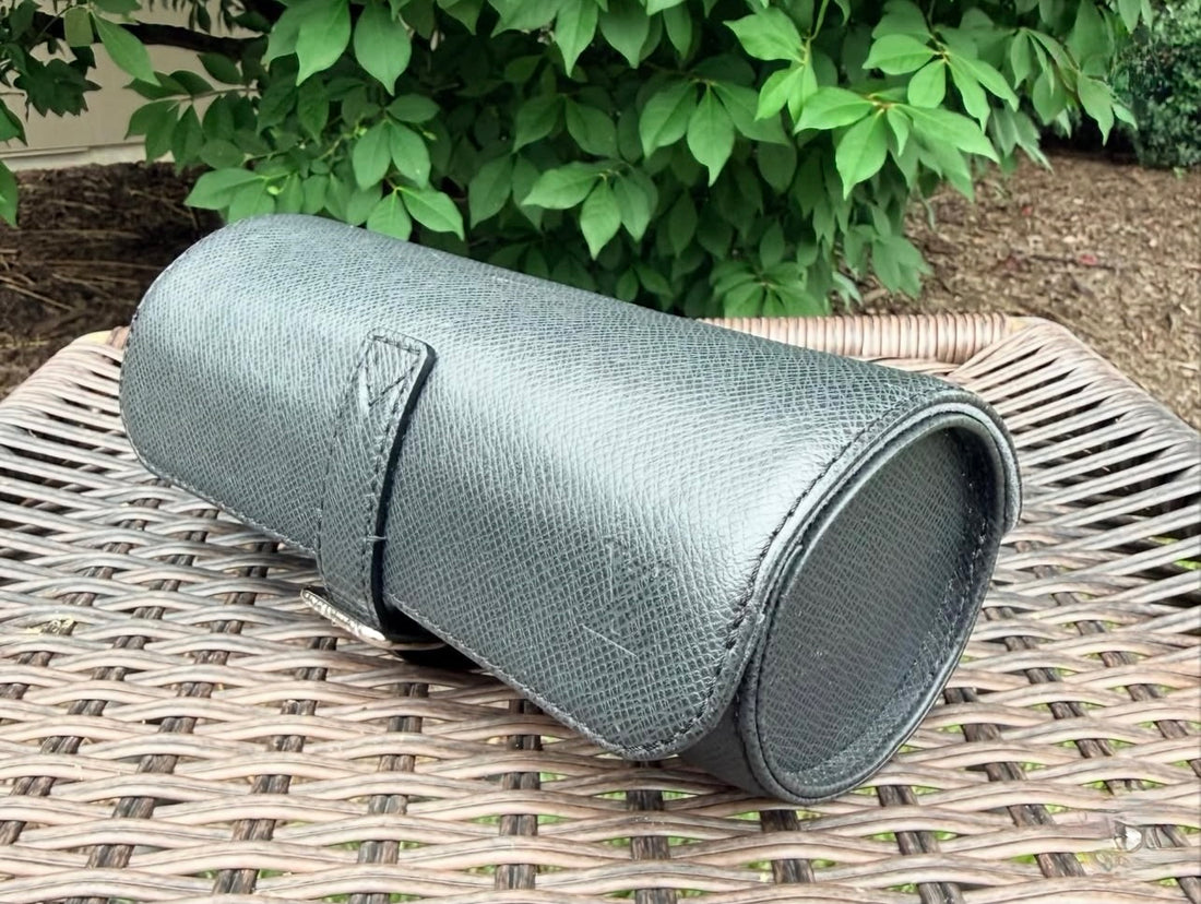 Pre-owned Louis Vuitton Watch Roll Travel Case Black Taiga Leather (2017)